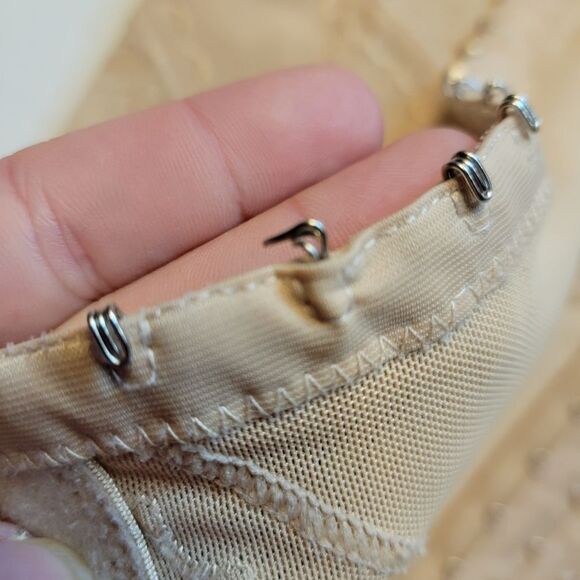 Nude/ Tan Underbust Shapewear with Front Closure Plus Size 2X - Picture 6 of 16